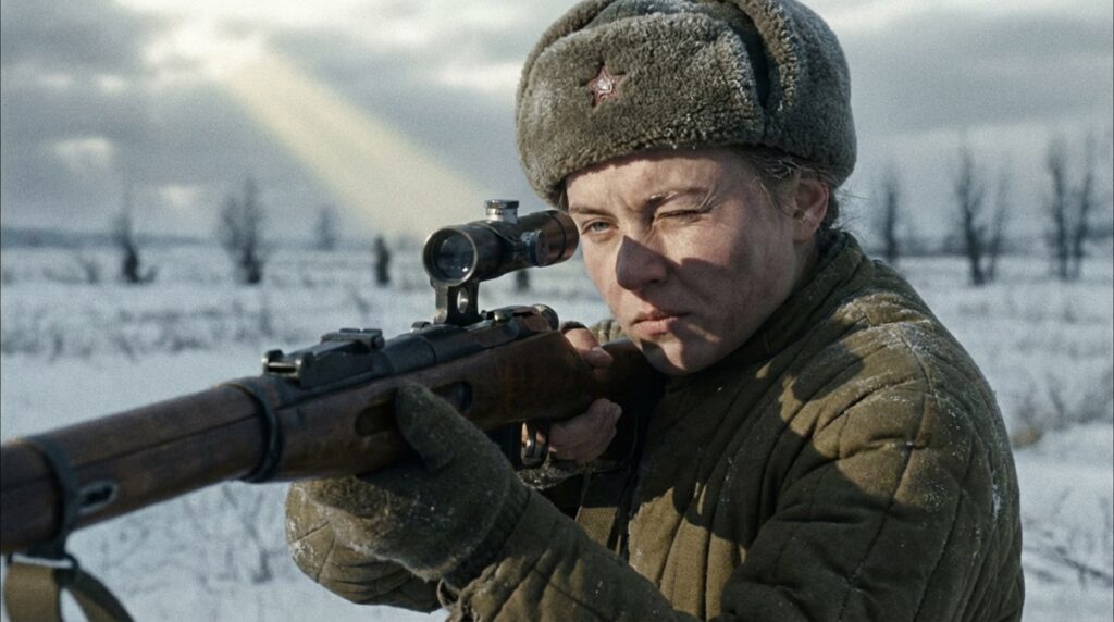 モシンナガンを構えるソ連兵