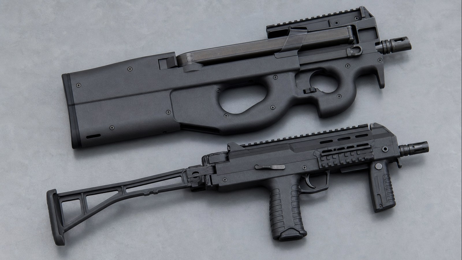 MP7とP90をイメージしたPDW比較写真