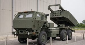 展示されるM142 HIMARS