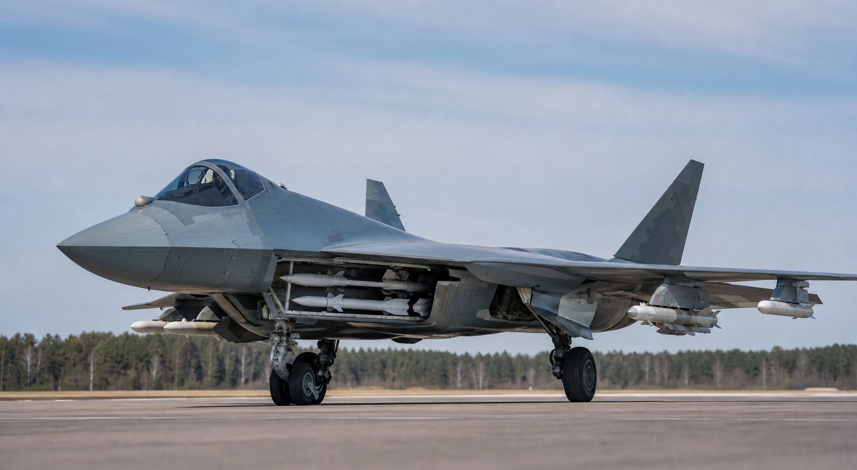 兵装を搭載したSu-57