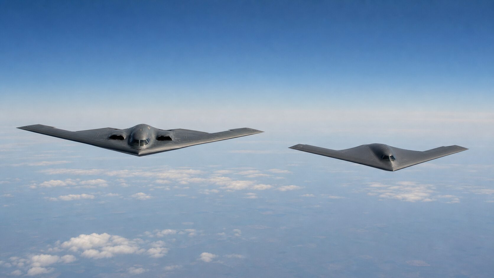 B-2とB-21の機体シルエット比較