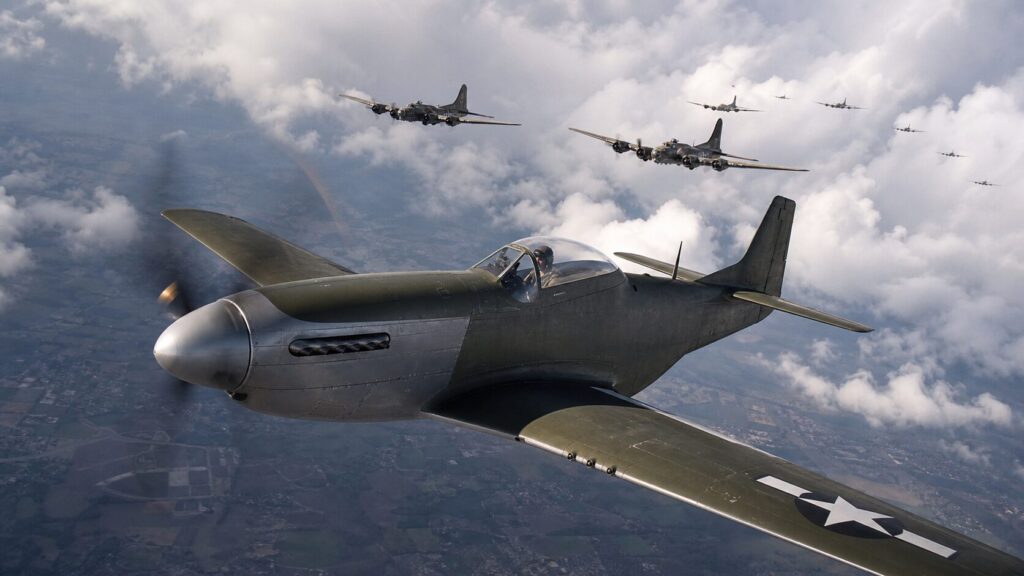 欧州上空を飛ぶP-51Dムスタング