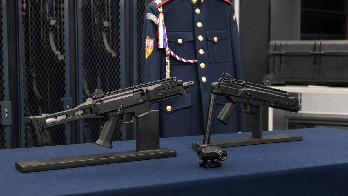 チェコ城郭警備隊とScorpion EVO 3をイメージした装備展示