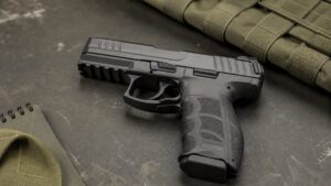SFP9をイメージした現代ポリマー拳銃のアイキャッチ