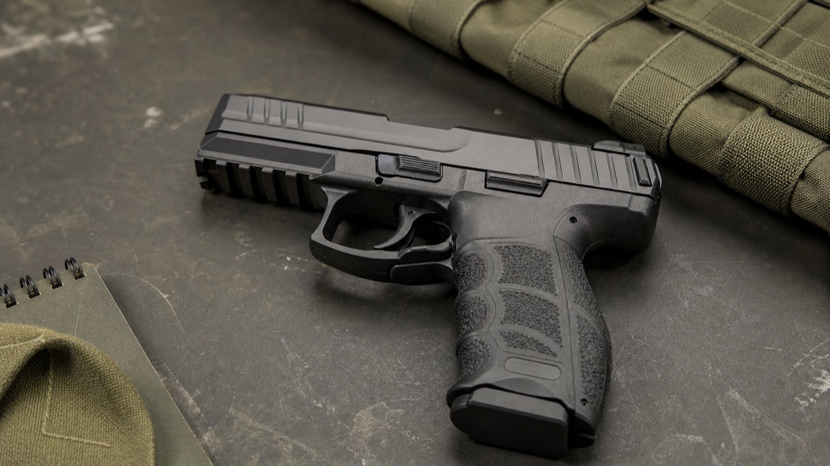 SFP9をイメージした現代ポリマー拳銃のアイキャッチ