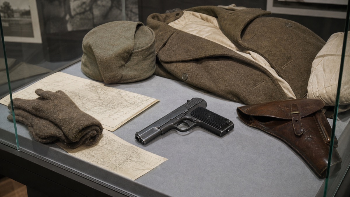 第二次世界大戦期の装備展示とトカレフTT-33