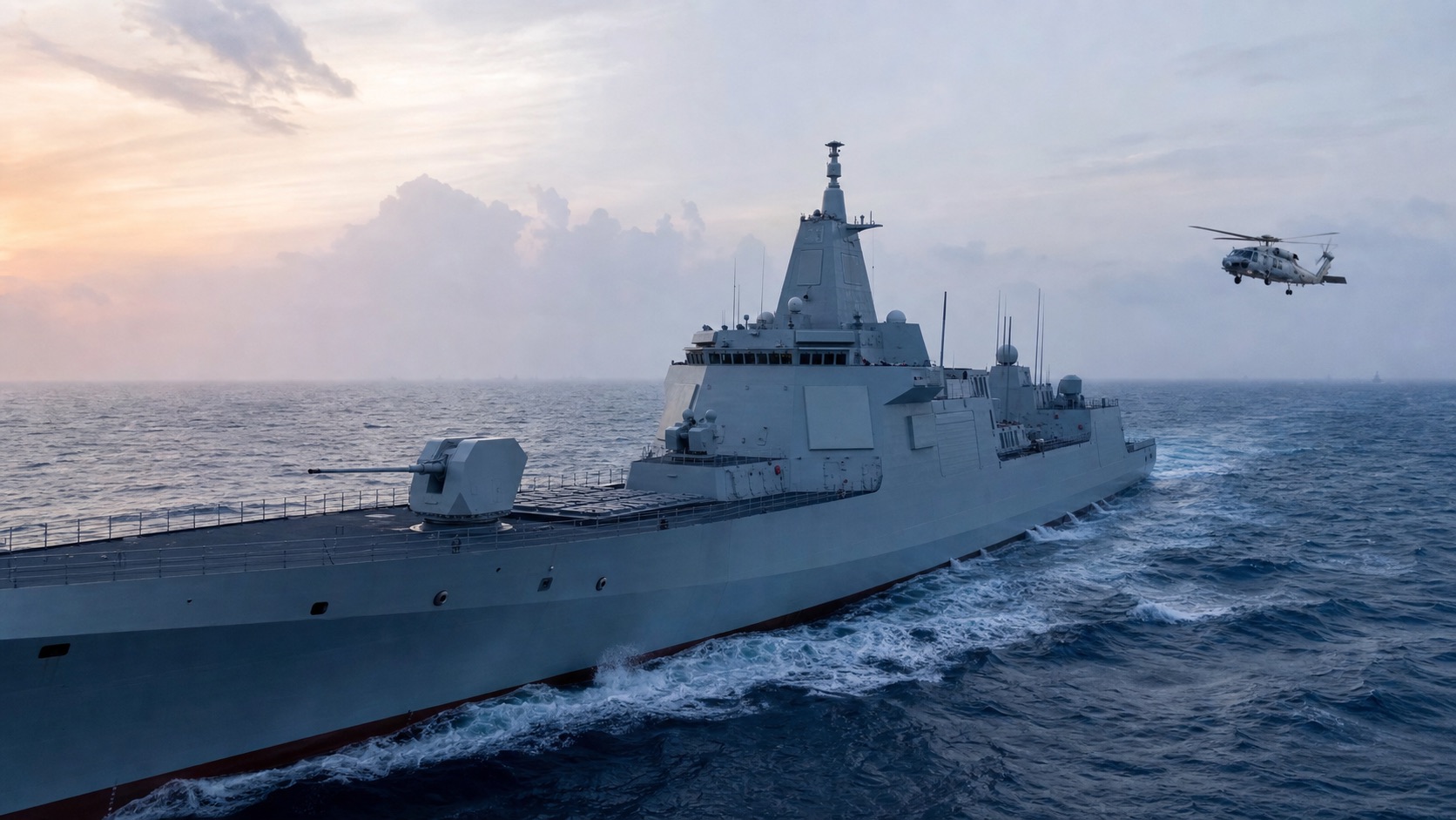 西太平洋を航行する052D型級ミサイル駆逐艦