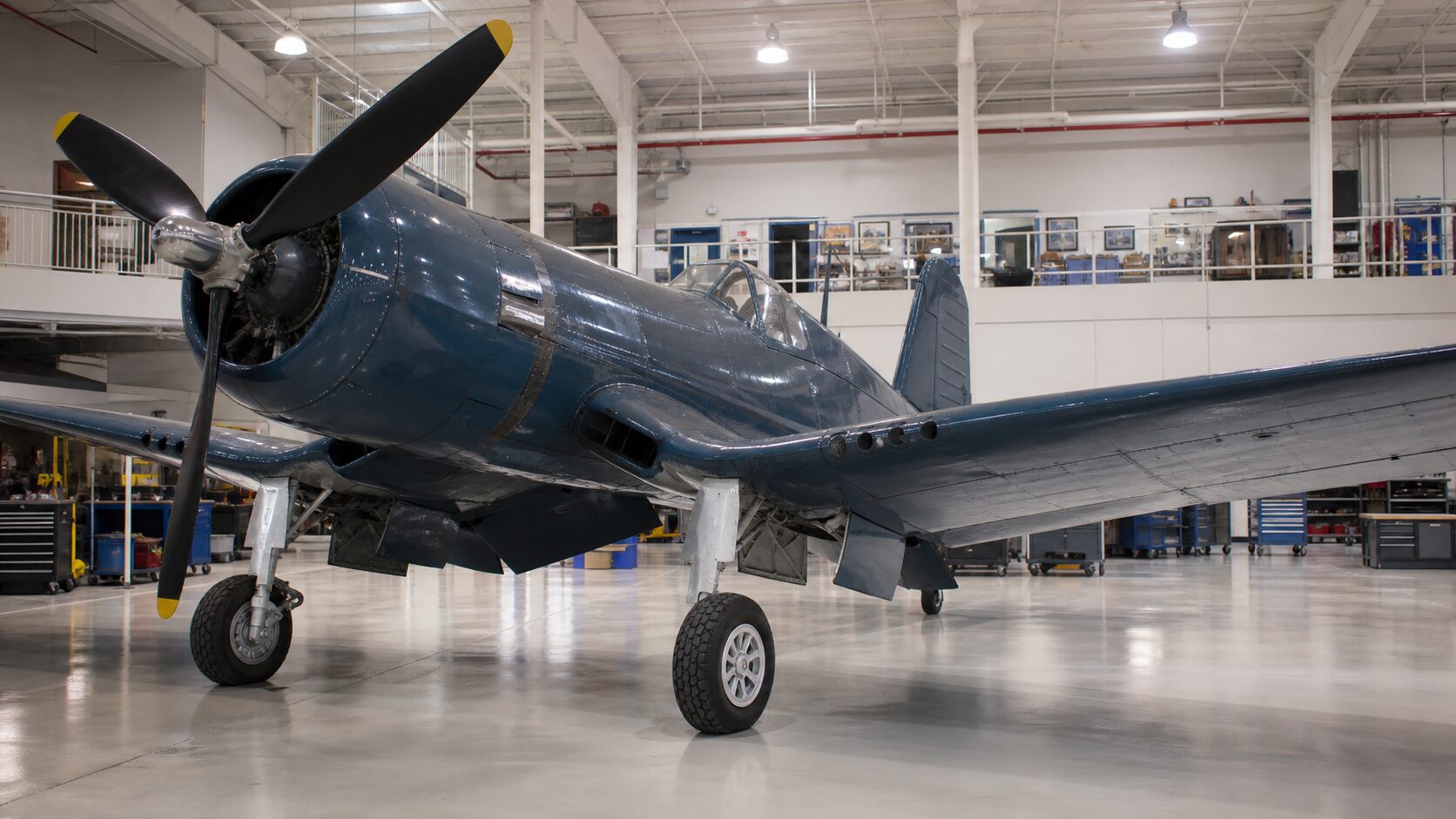F4Uの逆ガル翼と主脚