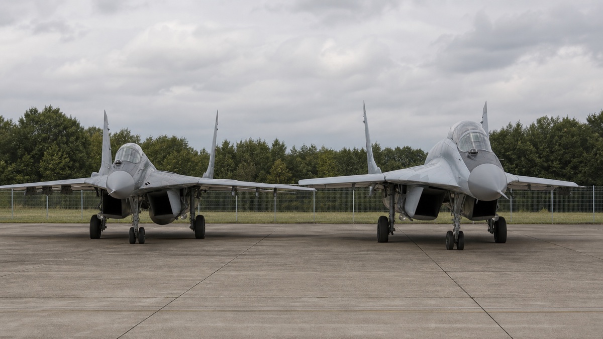 初期MiG-29級と近代化型の外形比較