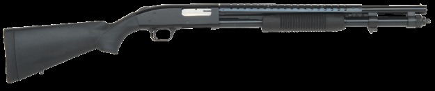 派生系列のMossberg 590A1。M500と仕様を分けて見る必要がある。