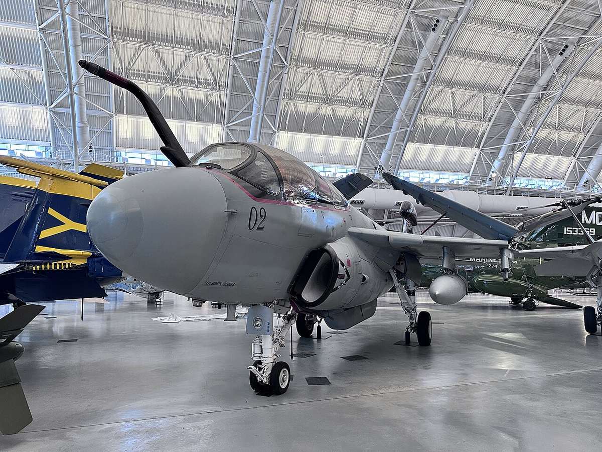 スミソニアンのウドバー・ハジー・センターに保存されたEA-6B。