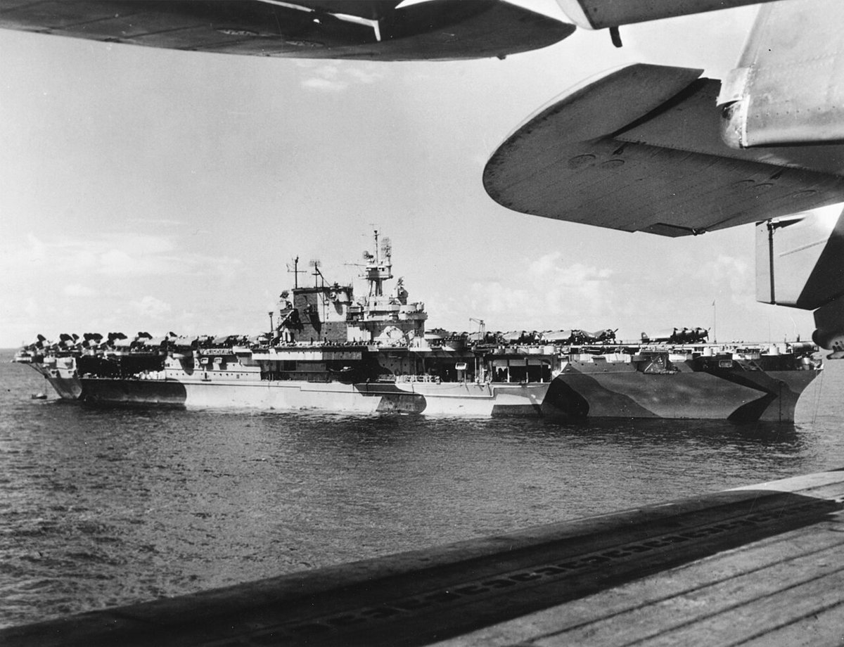 サイパン沖に停泊するエンタープライズ(1944年)