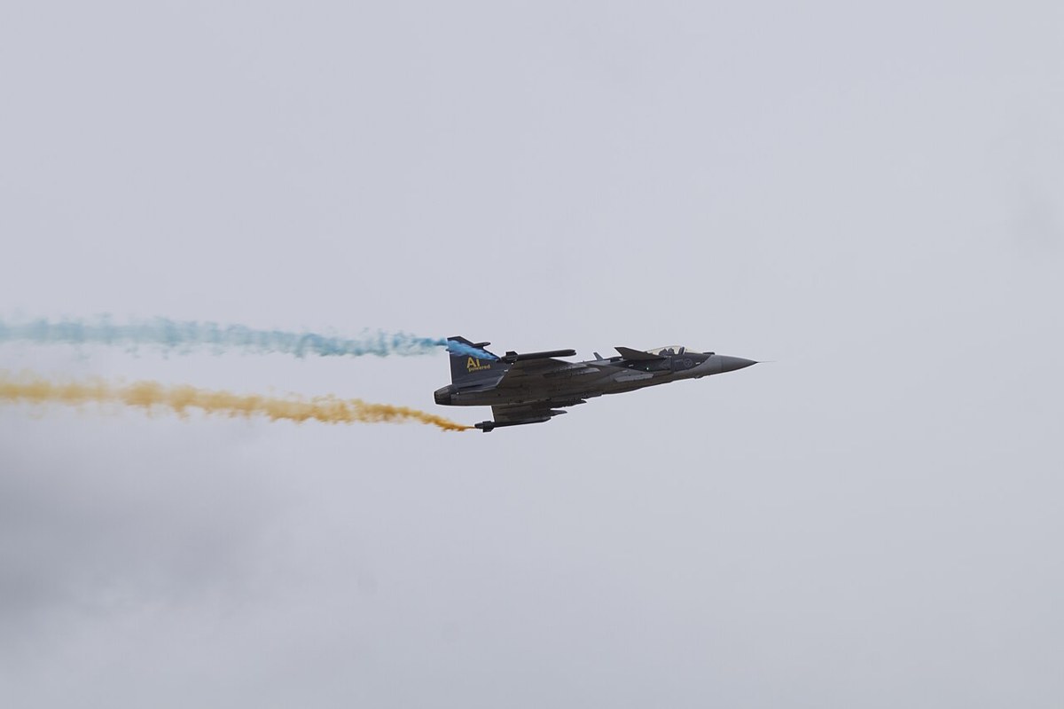 スウェーデンで展示飛行するグリペンE