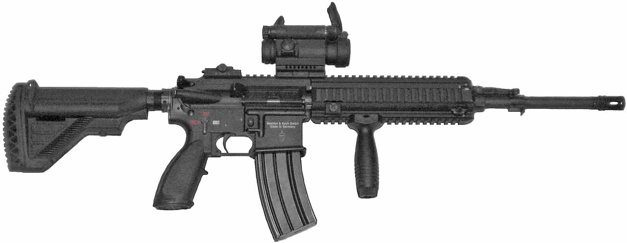 HK433の操作系を考える手掛かりとなるHK416。写真はHK416。