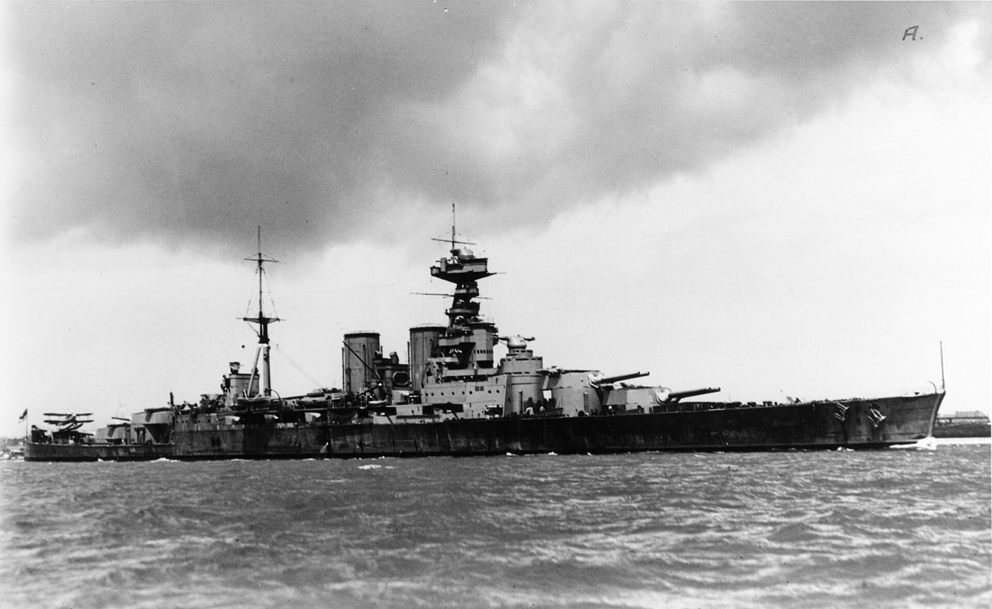1932年ごろの巡洋戦艦フッド。
