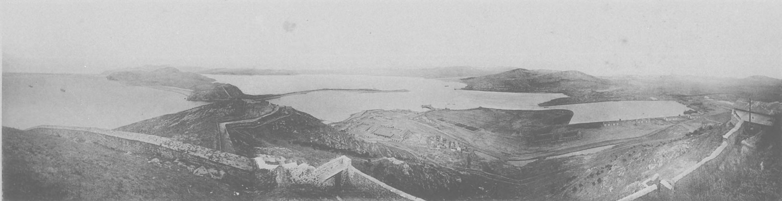 1894年の旅順・黄金山砲台。